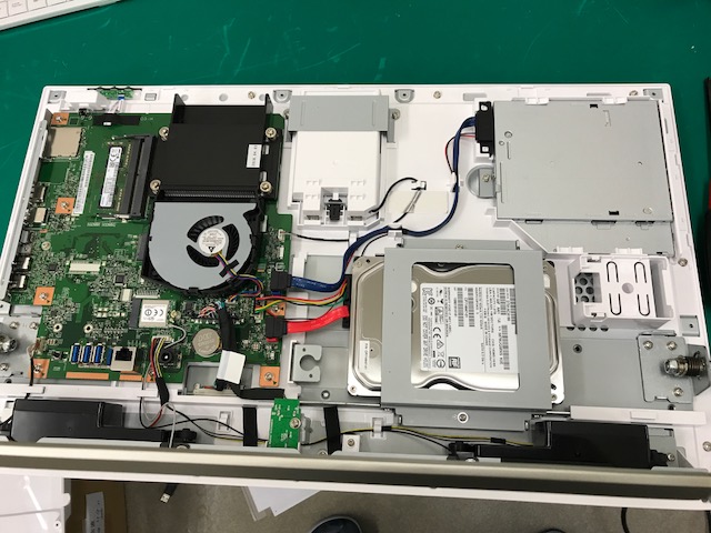PC/タブレット デスクトップ型PC 修理日誌】富士通一体型パソコンのハードディスクをSSDに交換しました 